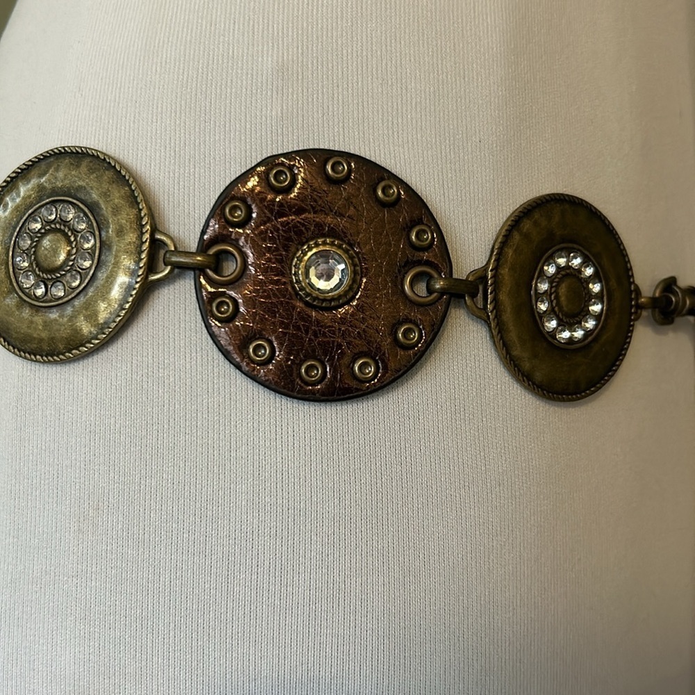 Mixed media belt leather and metal discs lobster clasp 43” adjustable lengths - Picture 4 of 12